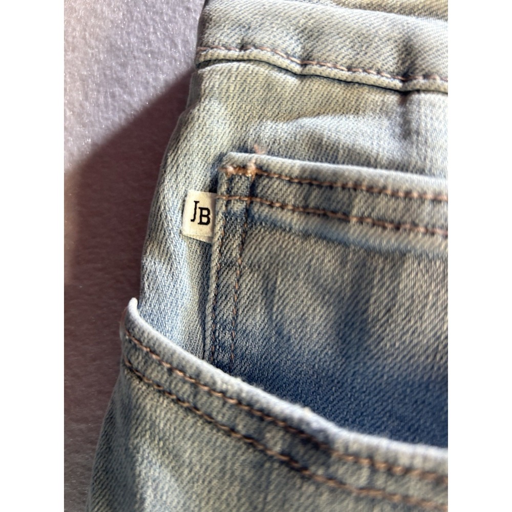 Judy Blue Women's Boyfriend Fit Mid Rise Light Wash Distressed 5-Pocket Jeans - Picture 3 of 8